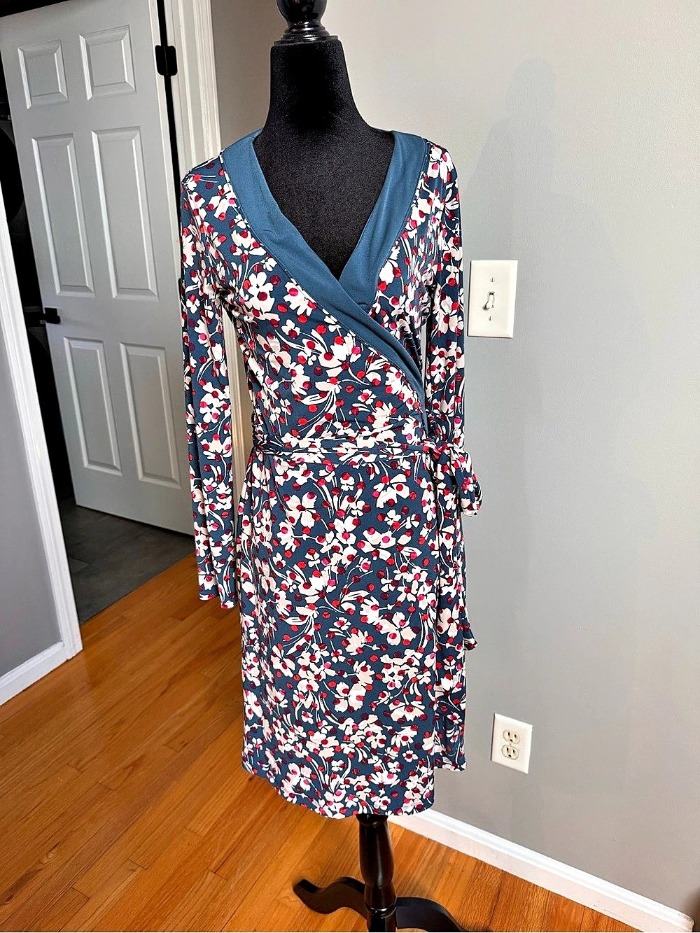 Banana Republic Floral Wrap Midi Dress in Blue & Red Size Small Like New